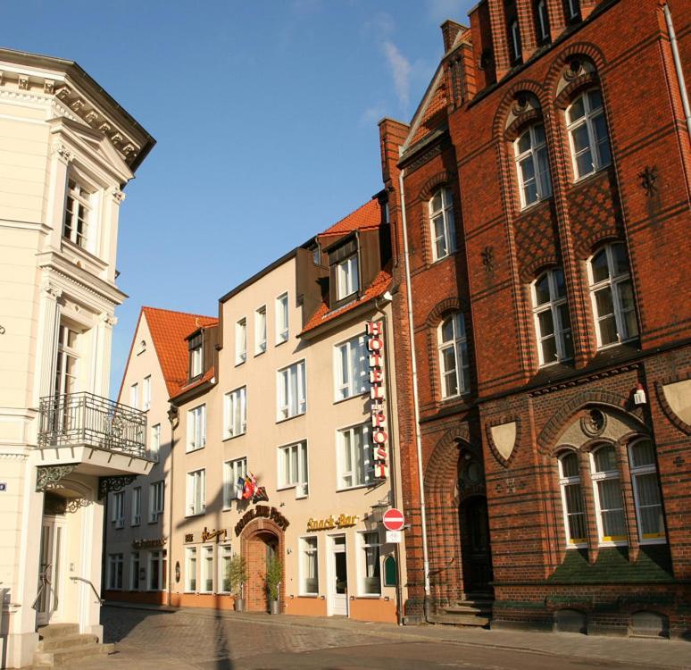 Altstadt Hotel Zur Post Штральзунд Экстерьер фото