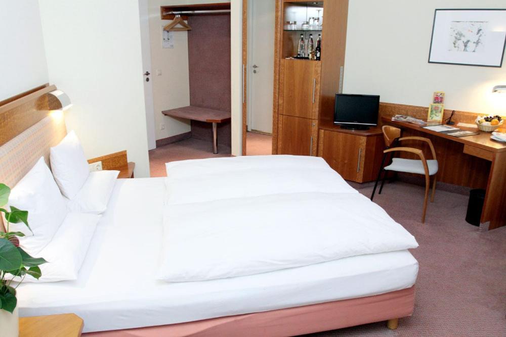 Altstadt Hotel Zur Post Штральзунд Номер фото